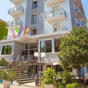 New Castle Hotel Cesenatico